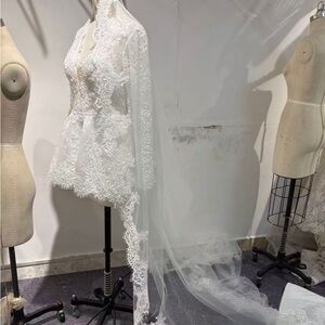 Elegant Lace Trim Bridal Veil